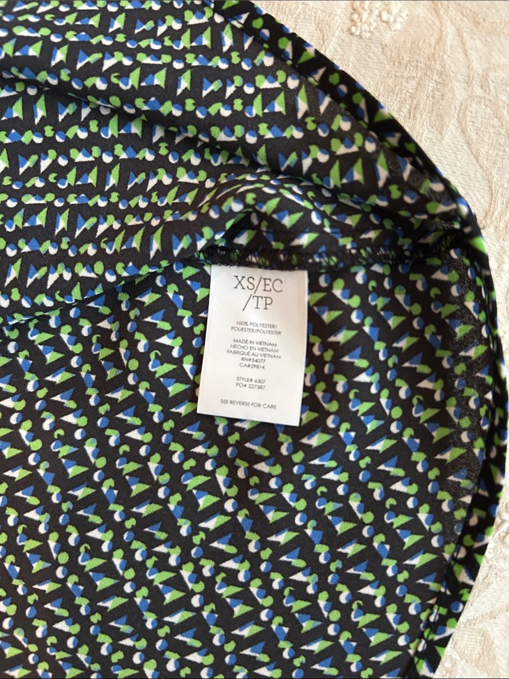 Cabi replay top in shades of green blue black and white XS - Picture 9 of 11